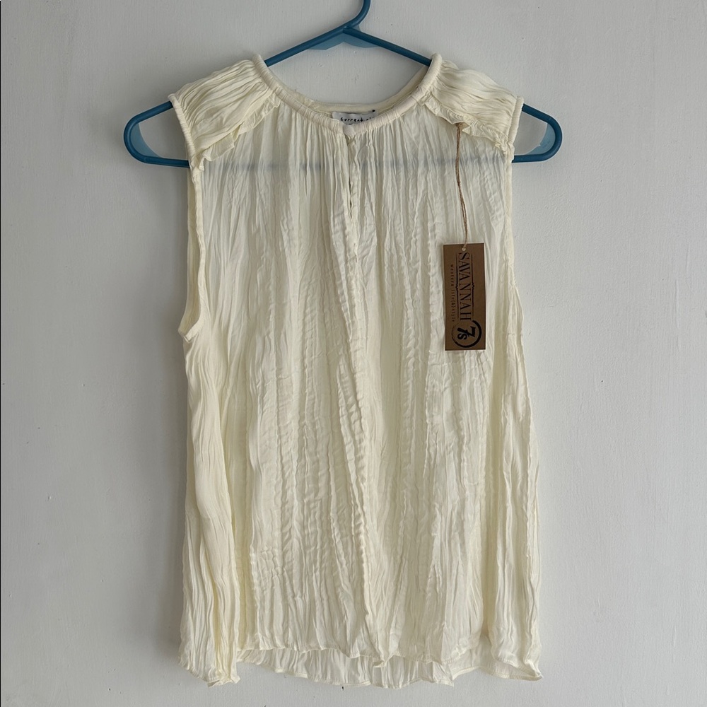 NWT Current Air sleeveless cream top size small keyhole front